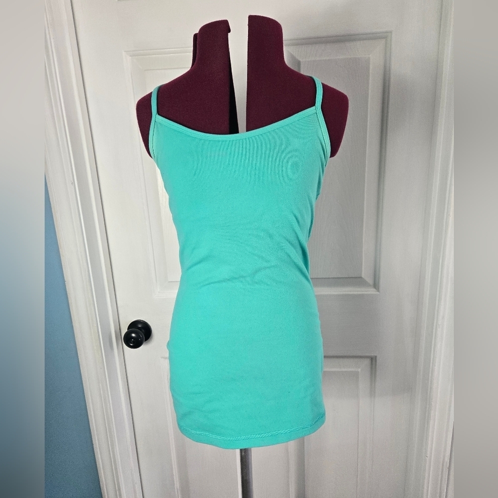 Lululemon Athletica Seafoam Athletic Top with Built-in Bra Size 6